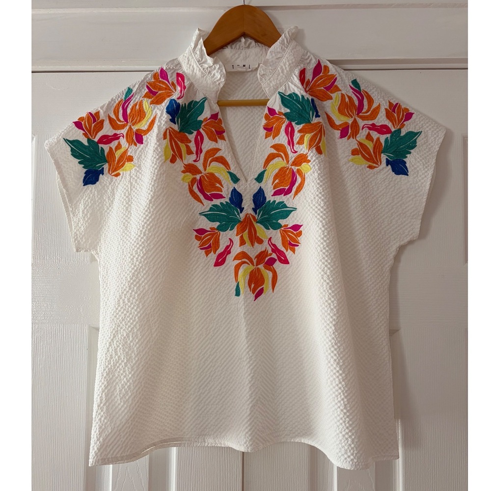 THML White Seersucker Embroidered Floral V-Neck Ruffle Top L